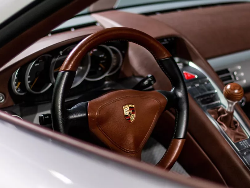 porsche-carrera-gt-3000201_1920.jpg