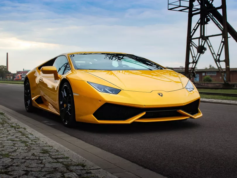 drivar-lamborghini-4815249_1920.jpg
