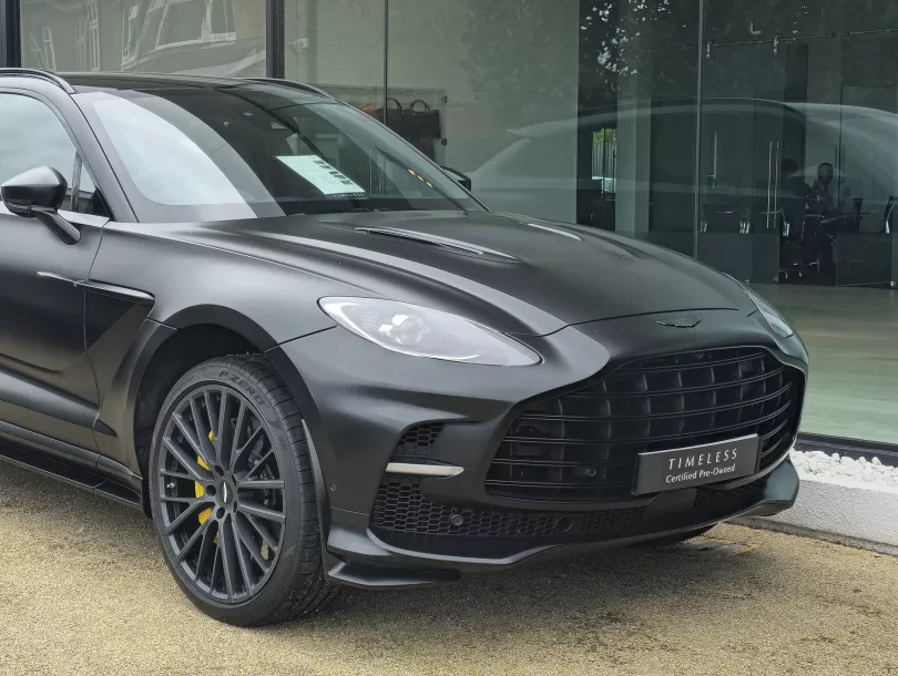 Aston Martin DBX707