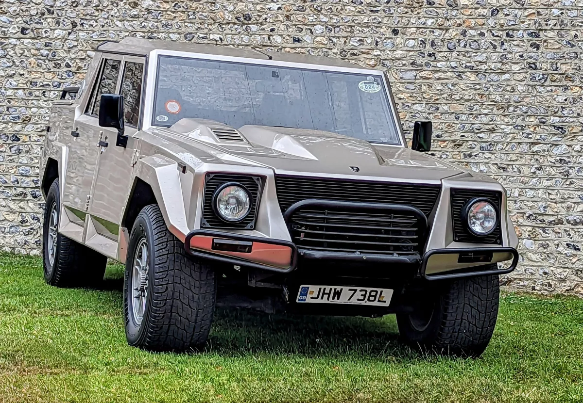 Lamborghini LM002