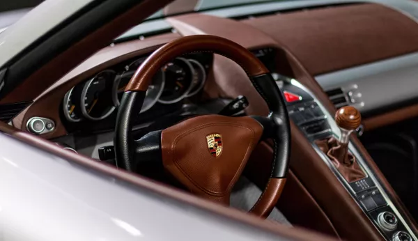 porsche-carrera-gt-3000201_1920.jpg