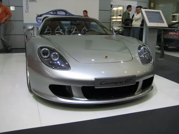 porsche_carrera_gt_2.jpg