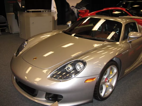 porsche_carrera_gt_front.jpg