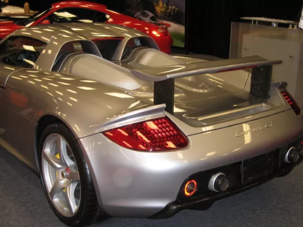 porsche_carrera_gt_rear.jpg
