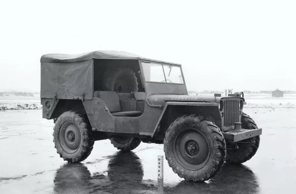 willys_mlw-2_truck-1-2-ton-4x4-pickup-light-jungle_jeep-prototype.webp