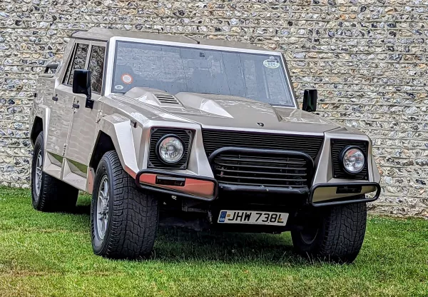 Lamborghini LM002