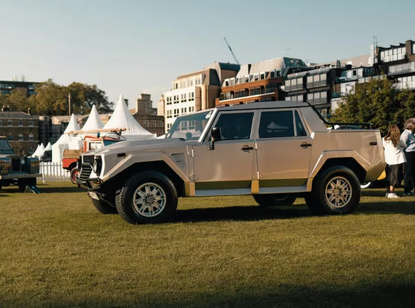 Lamborghini LM002